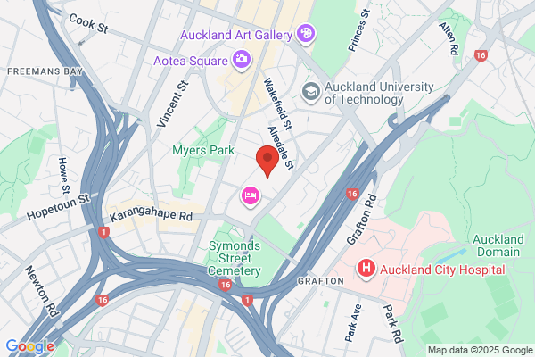 WHITECLIFFE COLLEGE OF ARTS & DESIGN